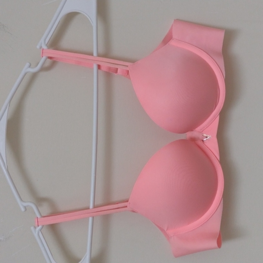 SOLD on MERCARI Victoria's Secret Push Up Bra 34B